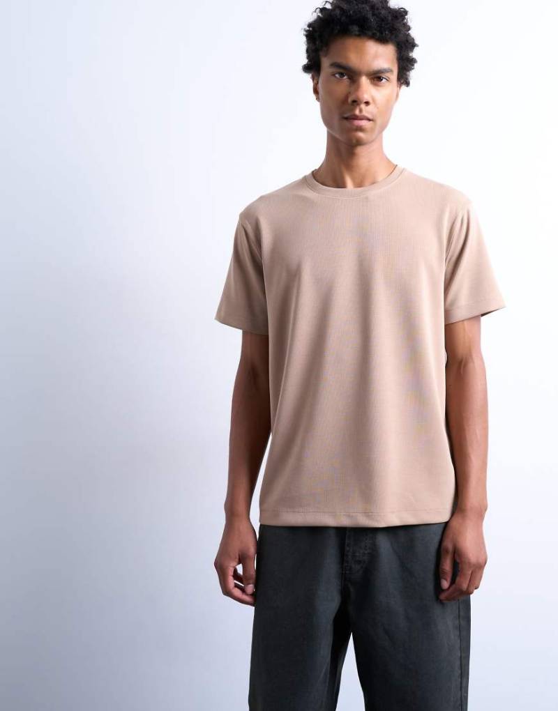 Topman - Hochwertiges T-Shirt in Stein mit klassischem Schnitt-Neutral von Topman