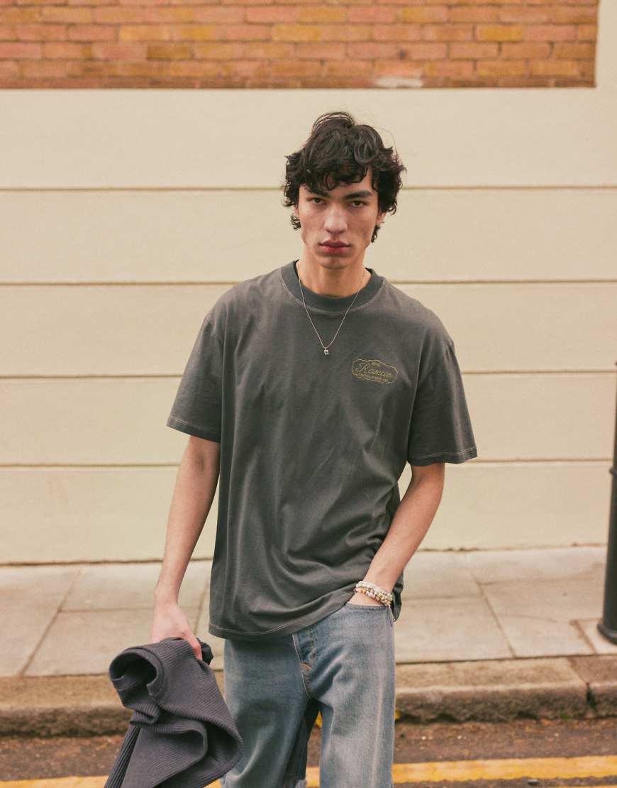 Topman - Relaxed-Fit-T-Shirt in Anthrazit mit Print und Stickerei vorne und am Rücken-Grau von Topman