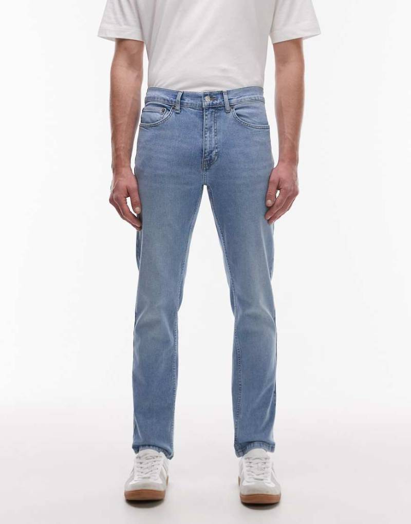 Topman - Schmal geschnittene Stretch-Jeans in verwaschenem Hellblau von Topman