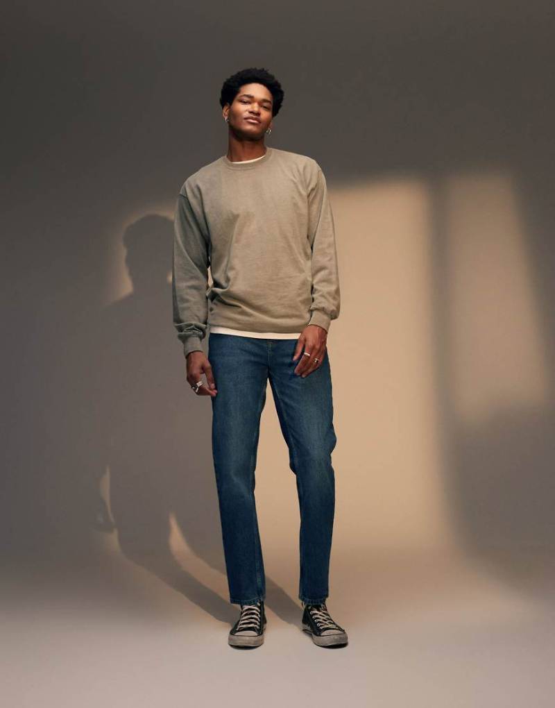 Topman - Schmal zulaufende, feste Jeans in verwaschenem Mittelblau von Topman