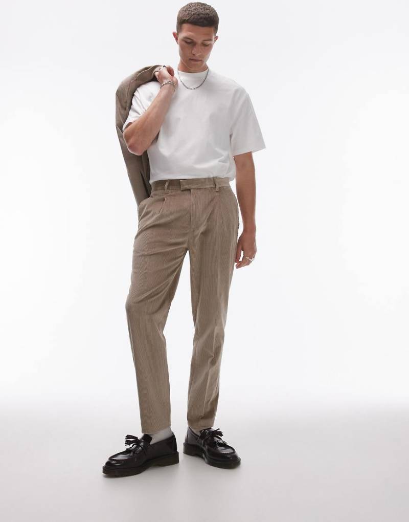 Topman - Schmal zulaufende Cordhose in Steinbeige-Neutral von Topman