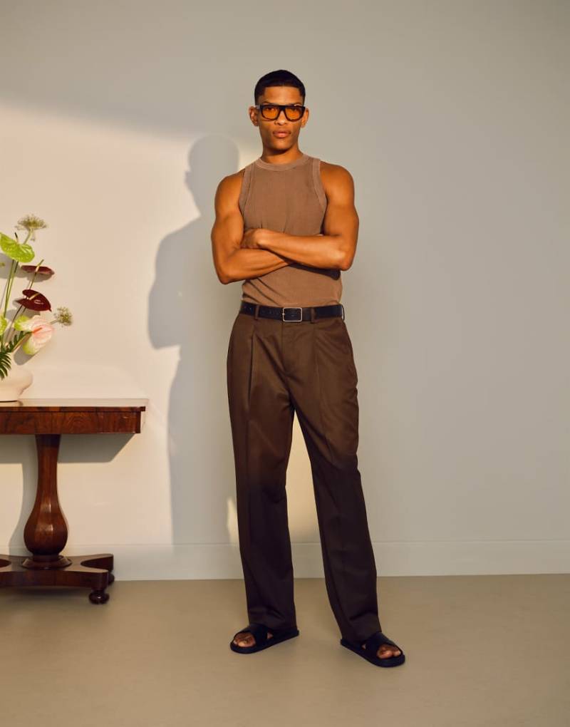 Topman - Schmal zulaufende Hose in Braun Topman - Schmal zulaufende Hose in Braun von Topman