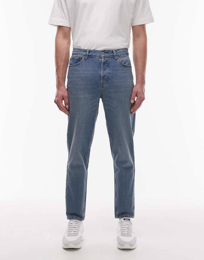 Topman - Schmal zulaufende Jeans aus festem Denim in mittlerer Waschung-Blau von Topman