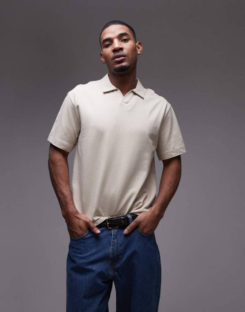 Topman - Cropped Fit Polohemd aus schwerem Stoff in Steinbeige mit Reverskragen-Neutral von Topman