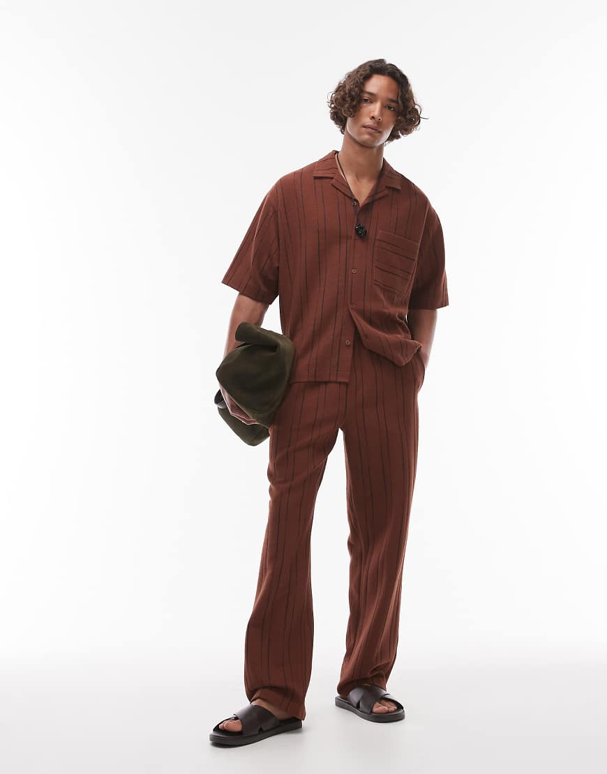 Topman - Strukturierte Jogginghose in Braun mit Streifen und gerader Passform Topman - Strukturierte Jogginghose in Braun mit Streifen und gerader Passform von Topman