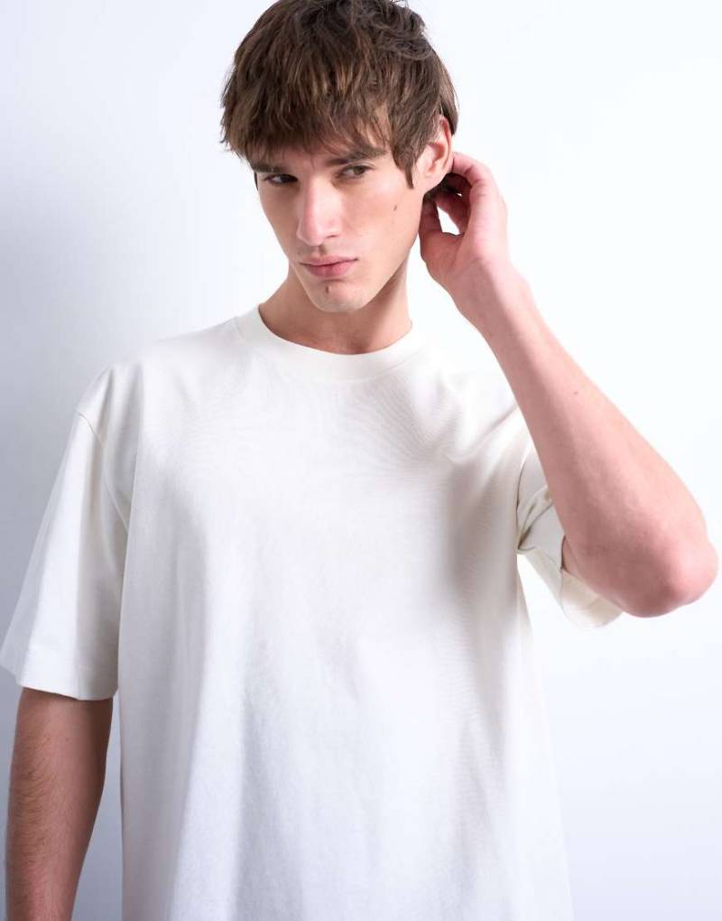 Topman - T-Shirt in Oversize-Passform in Ecru-Weiß Topman - T-Shirt in Oversize-Passform in Ecru-Weiß von Topman