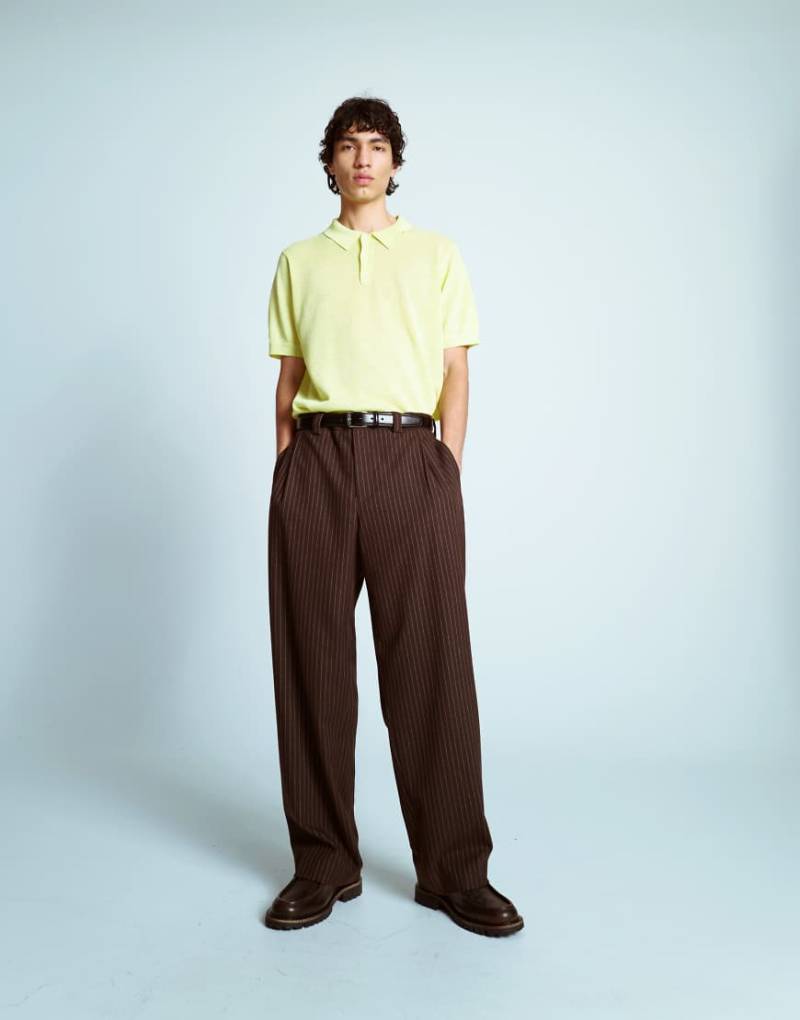 Topman - Weite Twill-Hose in gestreiftem Braun von Topman