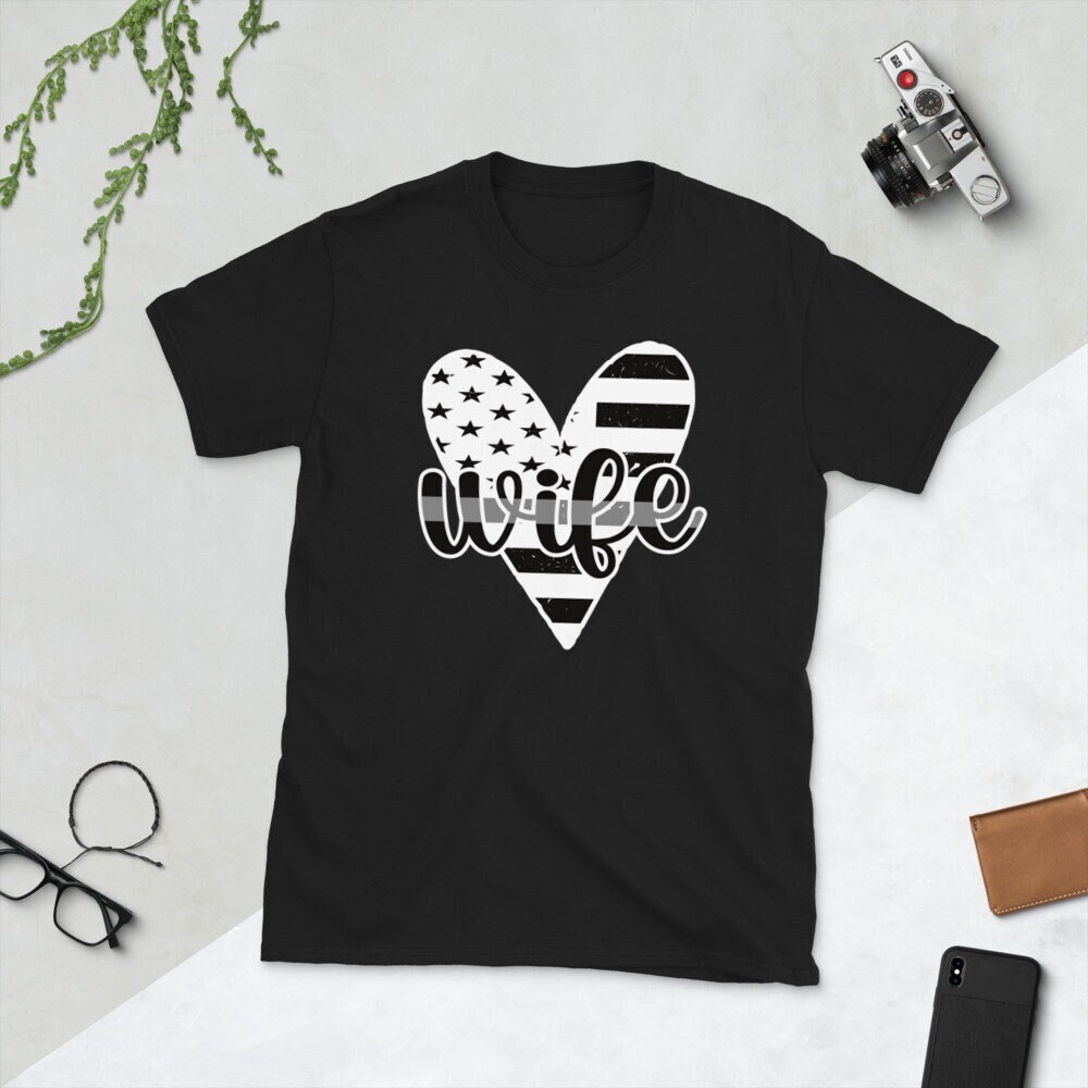 Correctionas | Frau Des Korrekturoffiziers Shirt Stolze Korrektur Unisex T-Shirt von TopoArtCo