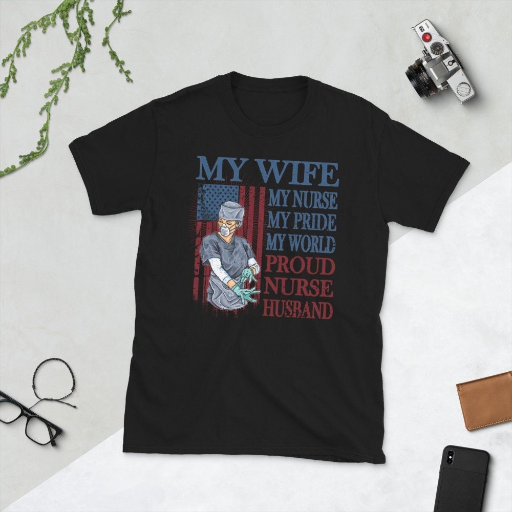 Ehemann Einer Krankenschwester Hubby Stillkrankenschwester Unisex T-Shirt von TopoArtCo