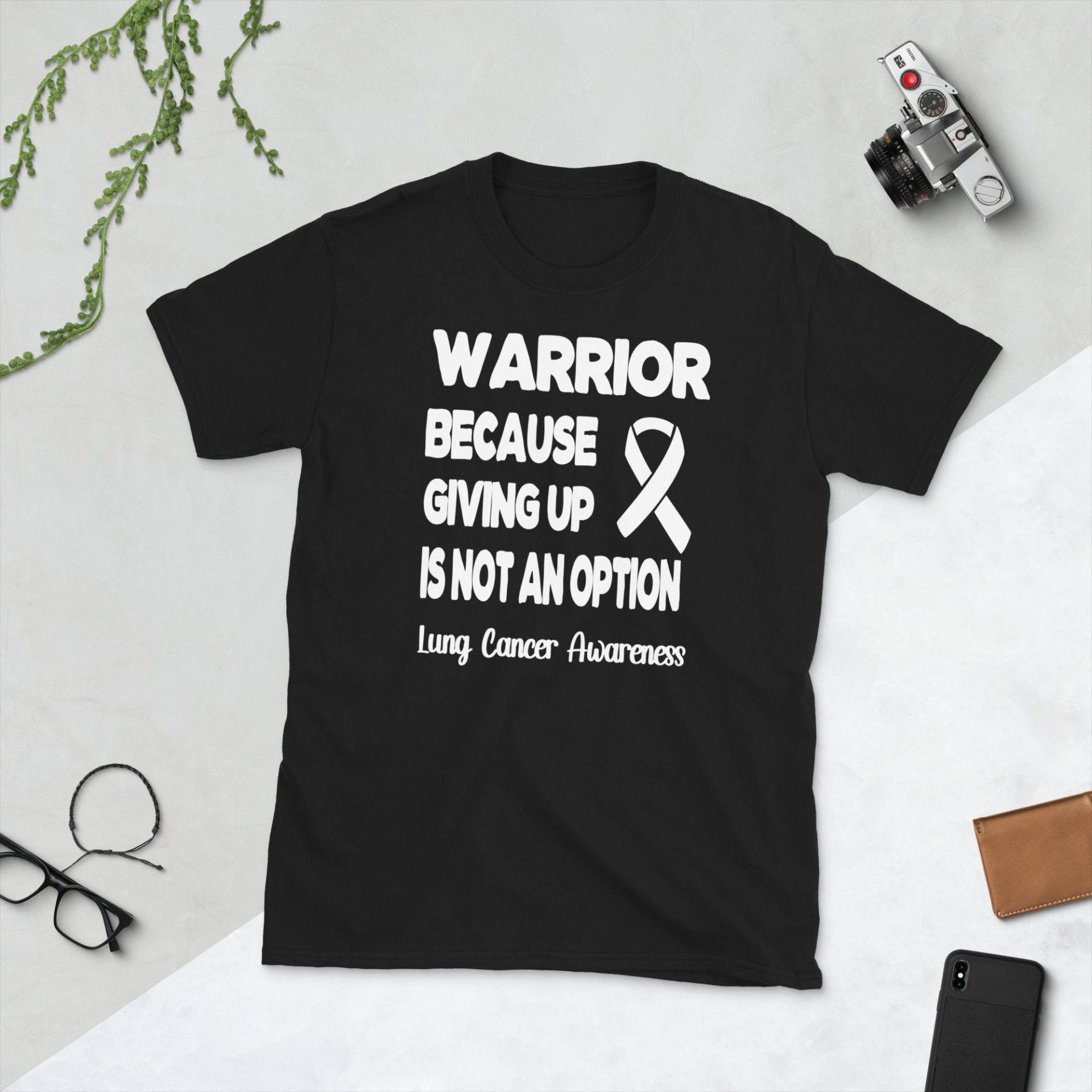 Lung Cancer Awareness Band Krieger Unisex T-Shirt von TopoArtCo