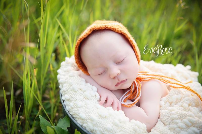 Neugeborene Strickmütze | Neugeborenen Fotorequisite Handgesponnene Orange Welle Baby Mütze Gestrickte Babymütze Herbst von ToppledTurtle