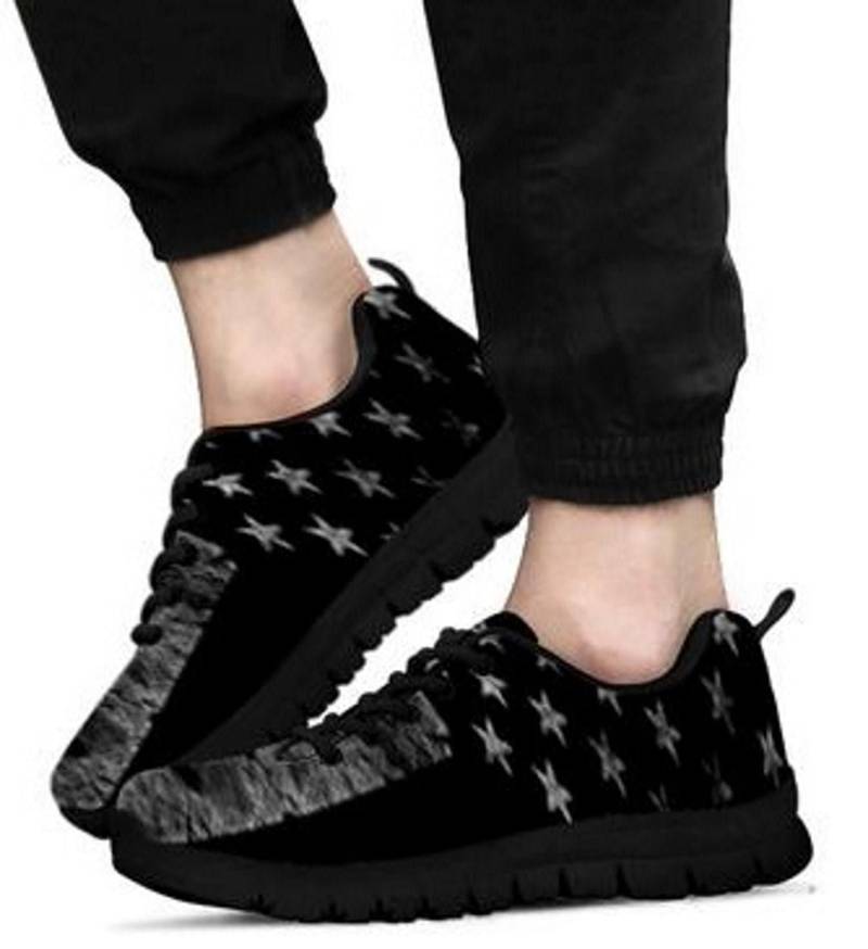Dünne Rote Linie Feuerwehr-Turnschuhe Personalisierte Damen Geschenke Ihre Benutzerdefinierte Unterstützung Herren Athletisch, All-star-Design von TopsAndToes