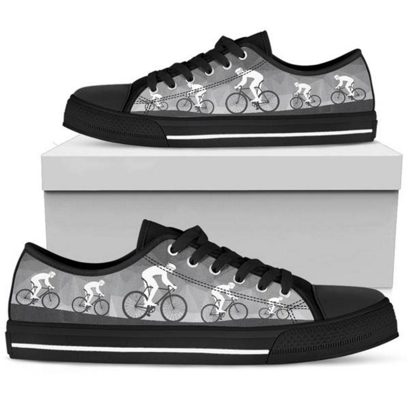 Fahrrad-Druck Frauen Low Top Sneakers Benutzerdefinierte Mode Schuhe von TopsAndToes