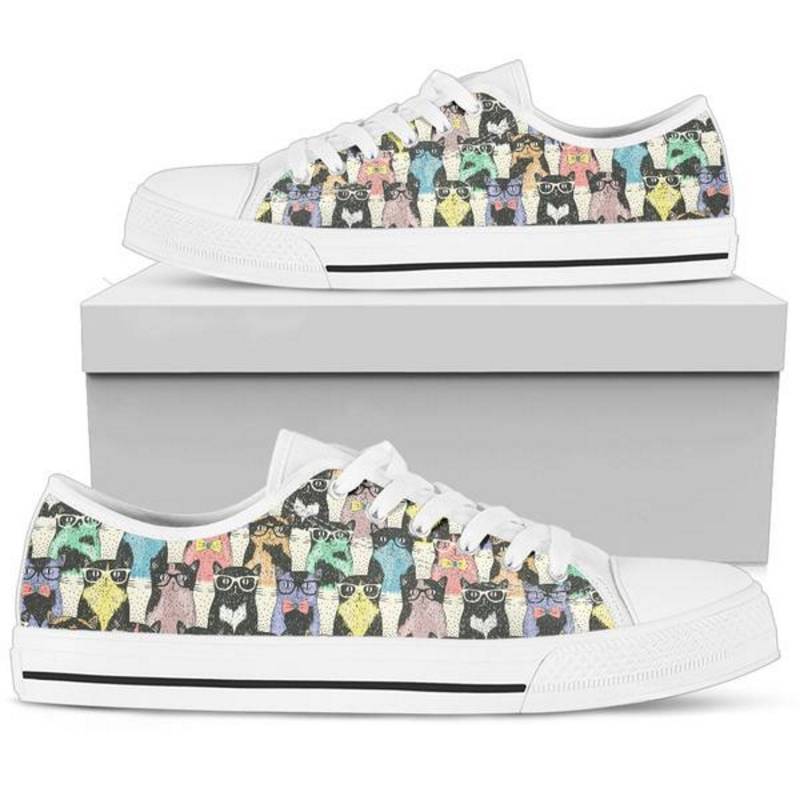 Katze Muster Womens Low Top Sneakers Personalisiertes Haustier Liebhaber Geschenk von TopsAndToes