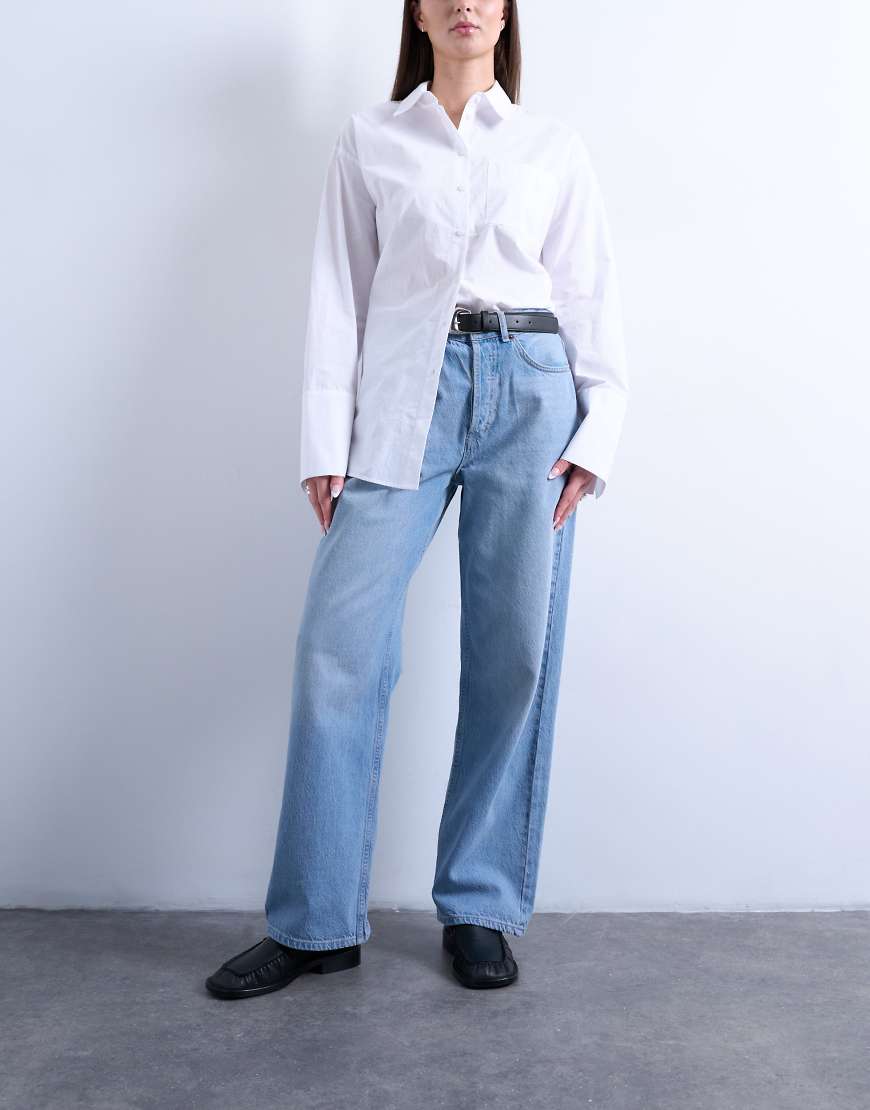 Topshop Hourglass - Locker geschnittene Straight Jeans in Bleach-Waschung mit mittelhohem Bund-Blau von Topshop Hourglass