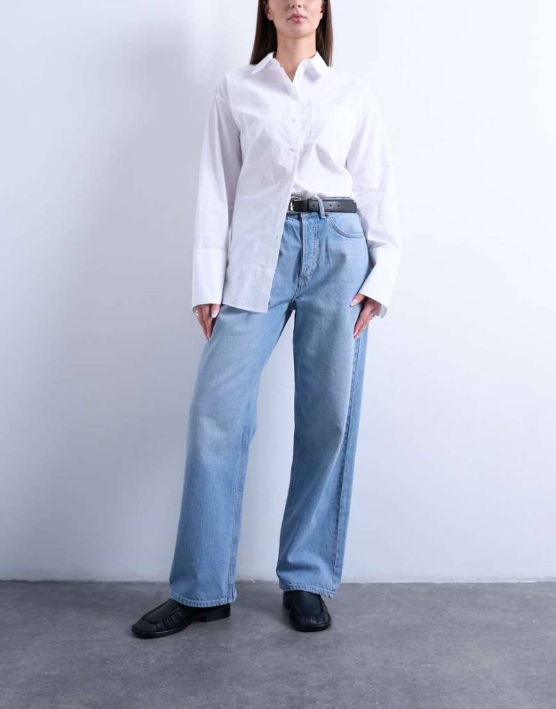 Topshop Hourglass - Locker geschnittene Straight Jeans in Bleach-Waschung mit mittelhohem Bund-Blau von Topshop Hourglass