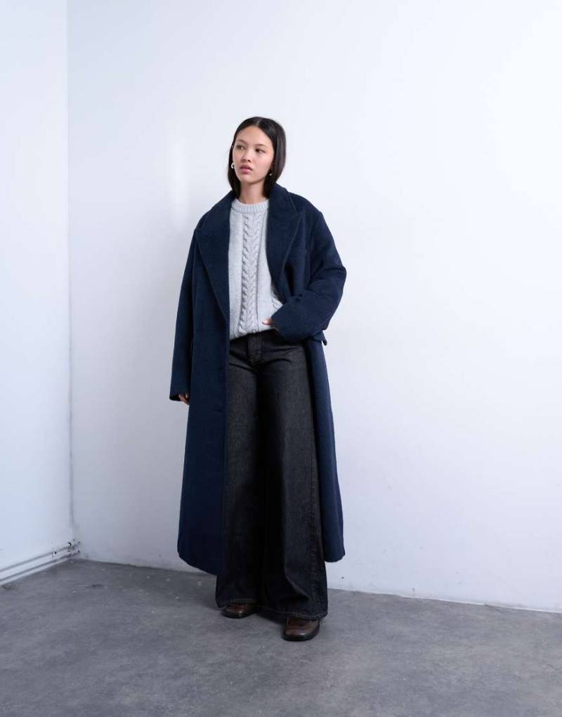 Topshop - Angerauter Mantel in Navy mit 3 Knöpfen und Wollanteil-Marineblau Topshop - Angerauter Mantel in Navy mit 3 Knöpfen und Wollanteil-Marineblau von Topshop