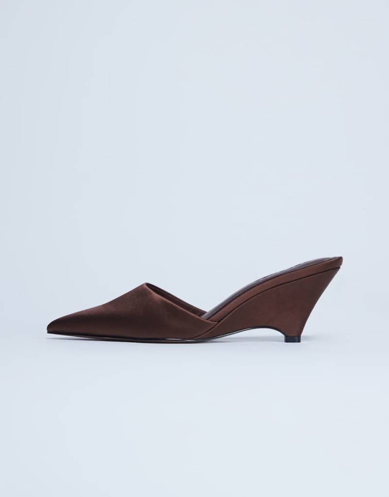 Topshop - Annie - Schuhe in Schokobraun mit Keilabsatz und geschlossener Zehenpartie-Brown von Topshop