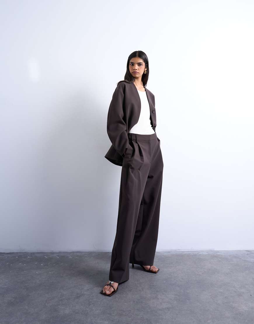 Topshop - Anzughose in Braun mit doppelten Bundfalten-Brown von Topshop