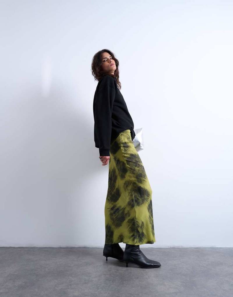Topshop - Asymmetrischer Maxirock in Grün mit verschwommenem Blumenprint Topshop - Asymmetrischer Maxirock in Grün mit verschwommenem Blumenprint von Topshop