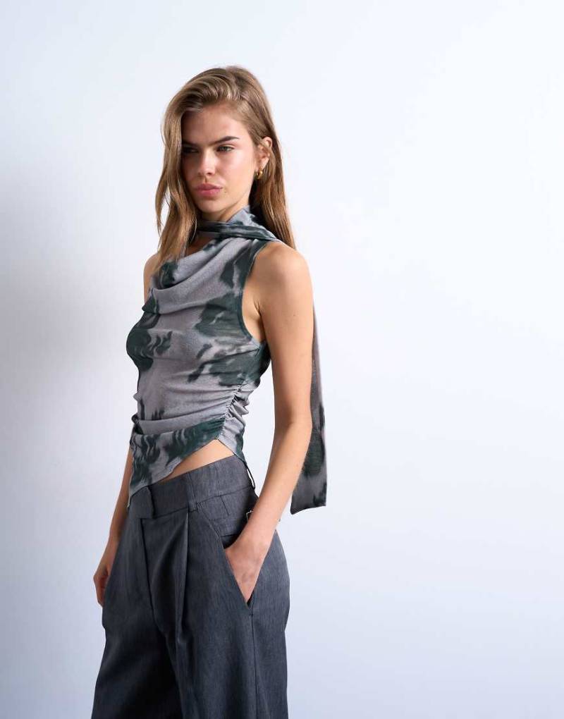 Topshop - Asymmetrisches Netzstoff-Oberteil in Grau mit Blumenmuster und Schaldetail von Topshop