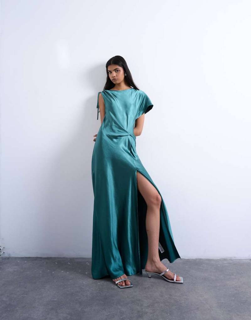 Topshop - Asymmetrisches Satin-Maxikleid in Petrol mit seitlich gestecktem Detail-Blau von Topshop