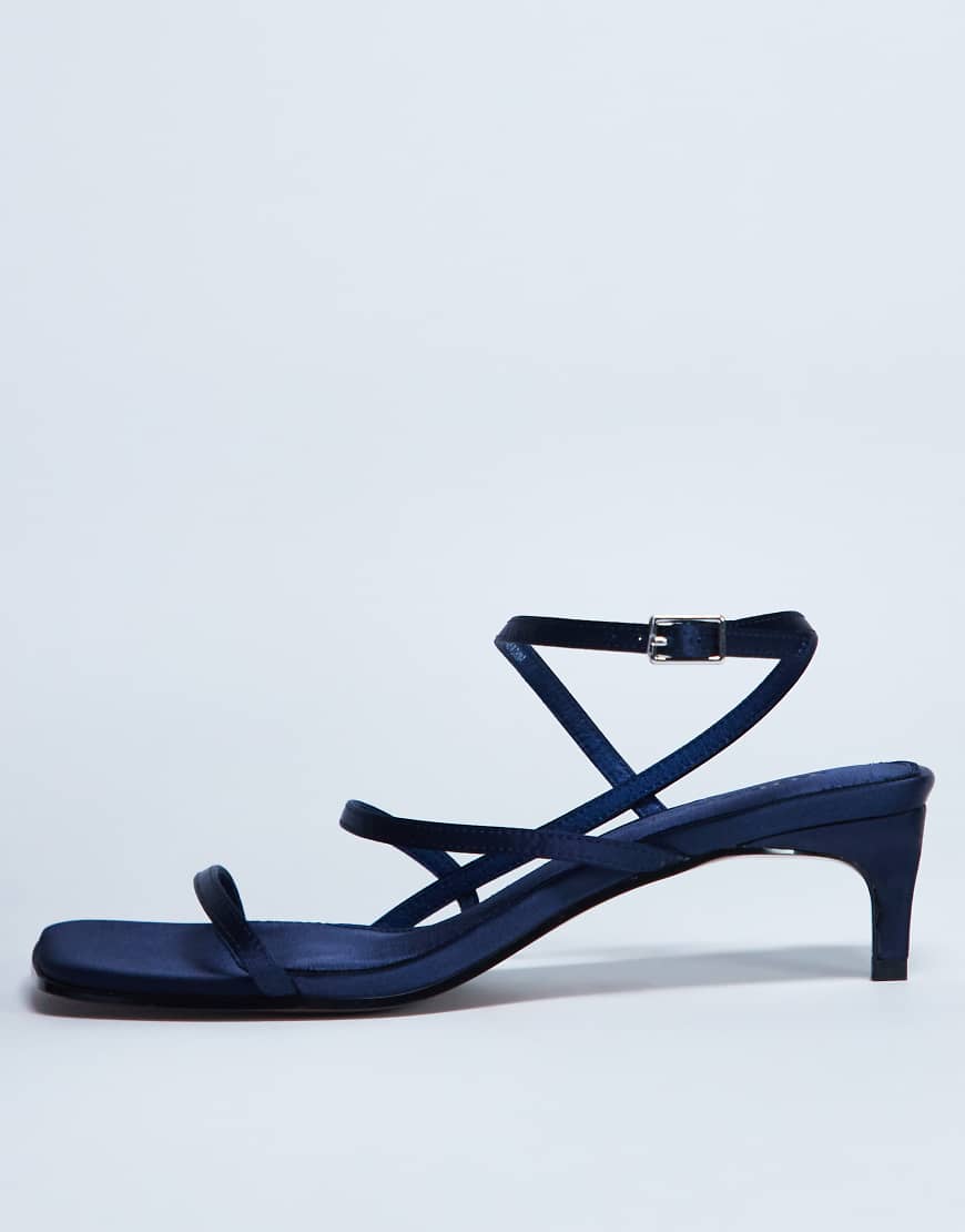 Topshop - Autumn - Minimalistische Sandaletten in Marineblau mit mittelhohem Absatz von Topshop