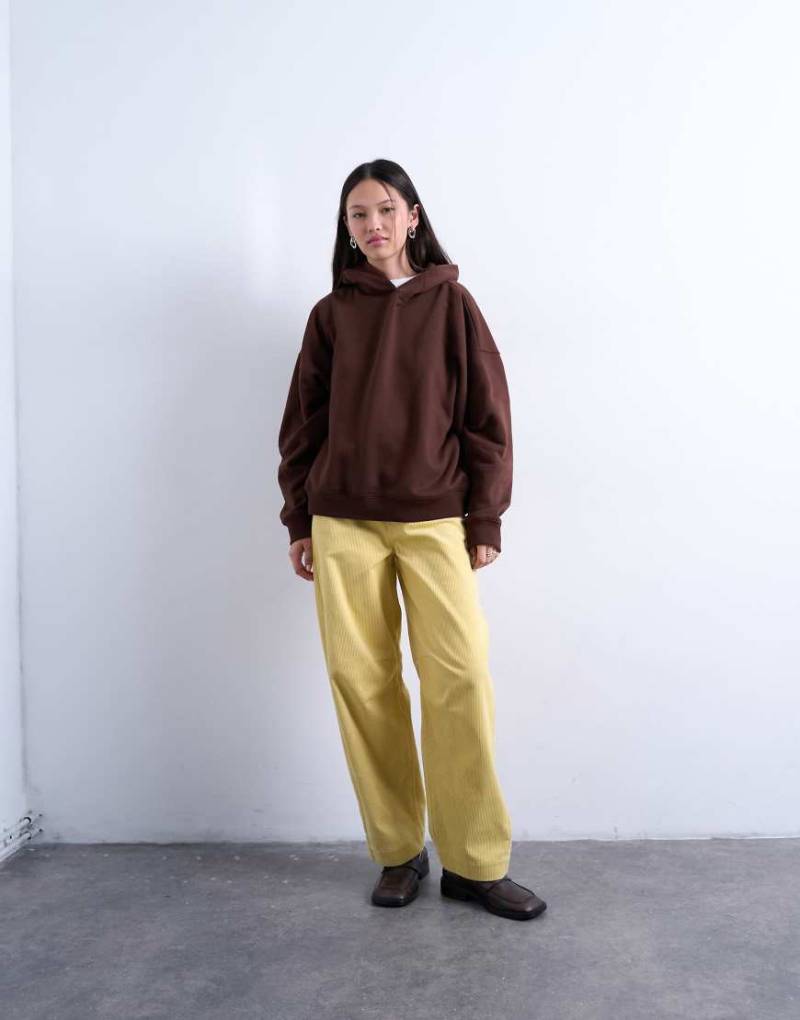 Topshop - Barrel-Cordhose in Buttermilchgelb mit hohem Bund von Topshop