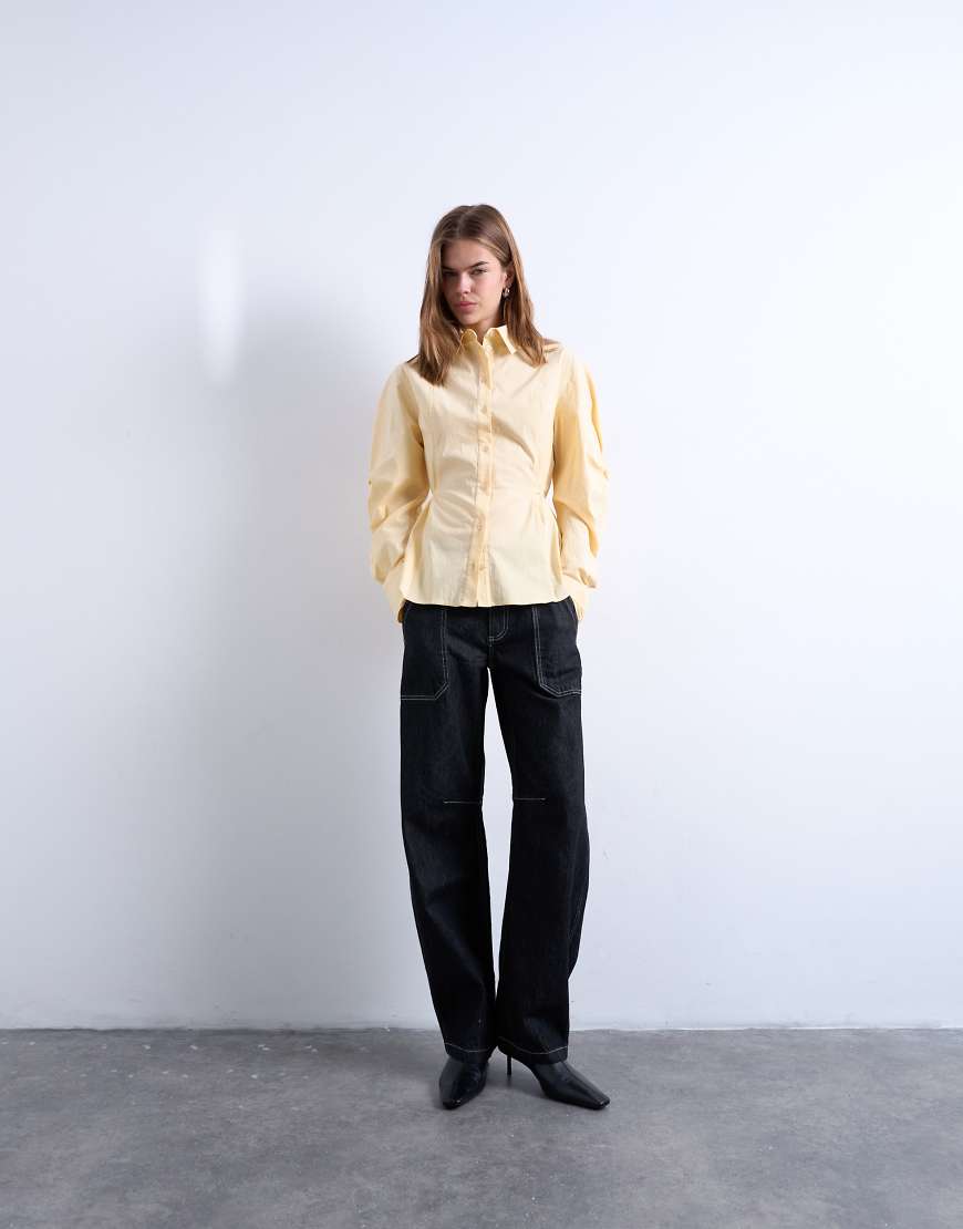 Topshop - Barrel-Jeans in Schwarz mit Rinse-Waschung und Utility-Tasche von Topshop