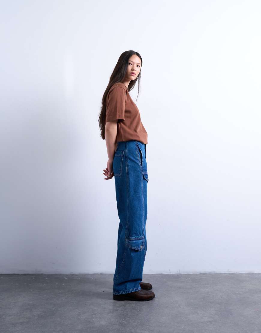 Topshop - Barrel-Jeans in Mittelblau mit Cargotaschen von Topshop