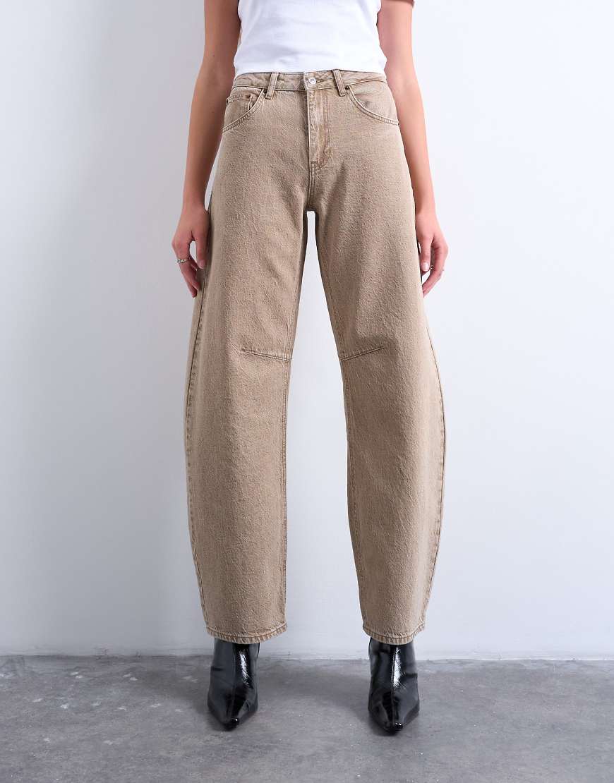 Topshop - Barrel - Jeans in verwaschenem Beige mit mittelhohem Bund-Brown von Topshop