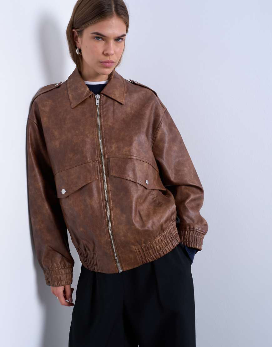 Topshop - Bomberjacke aus Kunstleder in verwaschenem Braun-Brown von Topshop
