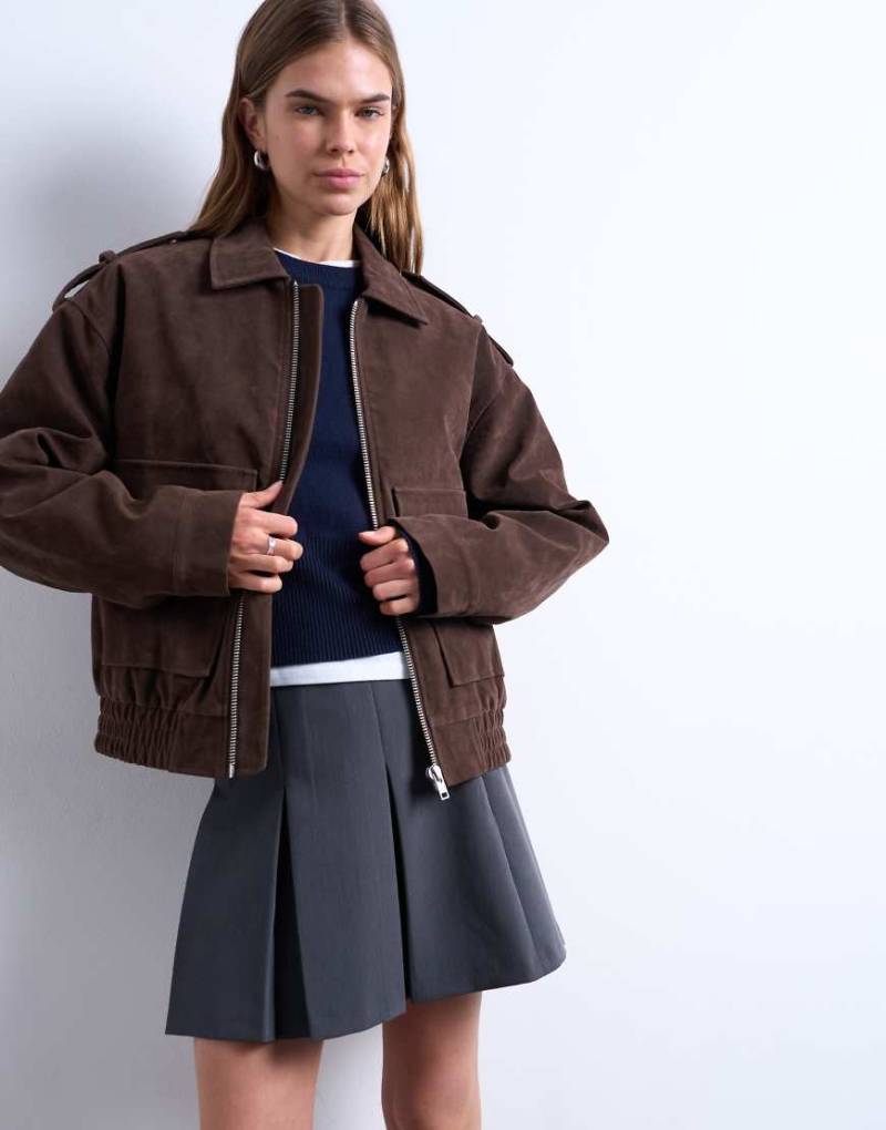 Topshop - Bomberjacke aus Wildlederimitat in Schokobraun mit Steppfutter und Druckknopfdetails-Brown von Topshop