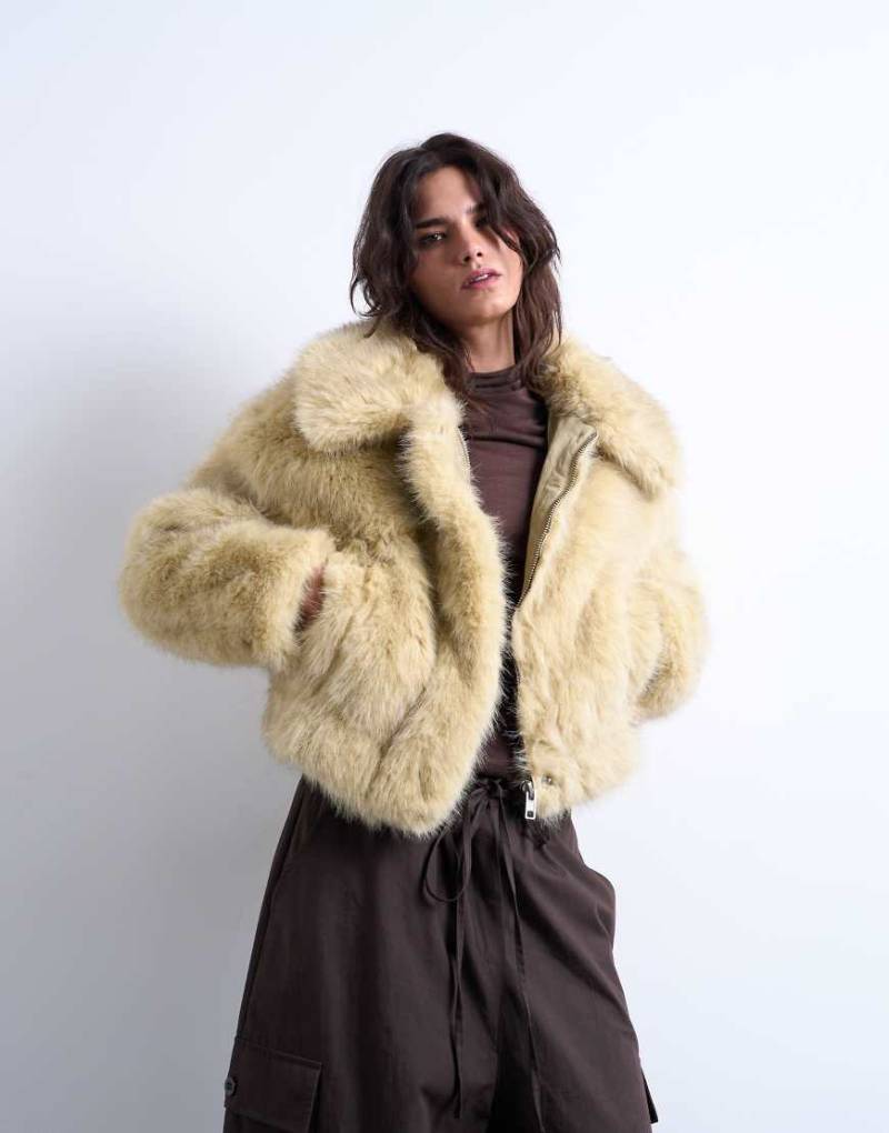 Topshop - Bomberjacke in Buttermilchgelb aus Kunstpelz mit Reißverschluss von Topshop