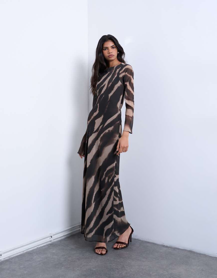 Topshop - Chiffon-Maxikleid mit geradem Schnitt, U-Ausschnitt und verschwommenem Tierfellmuster-Bunt von Topshop