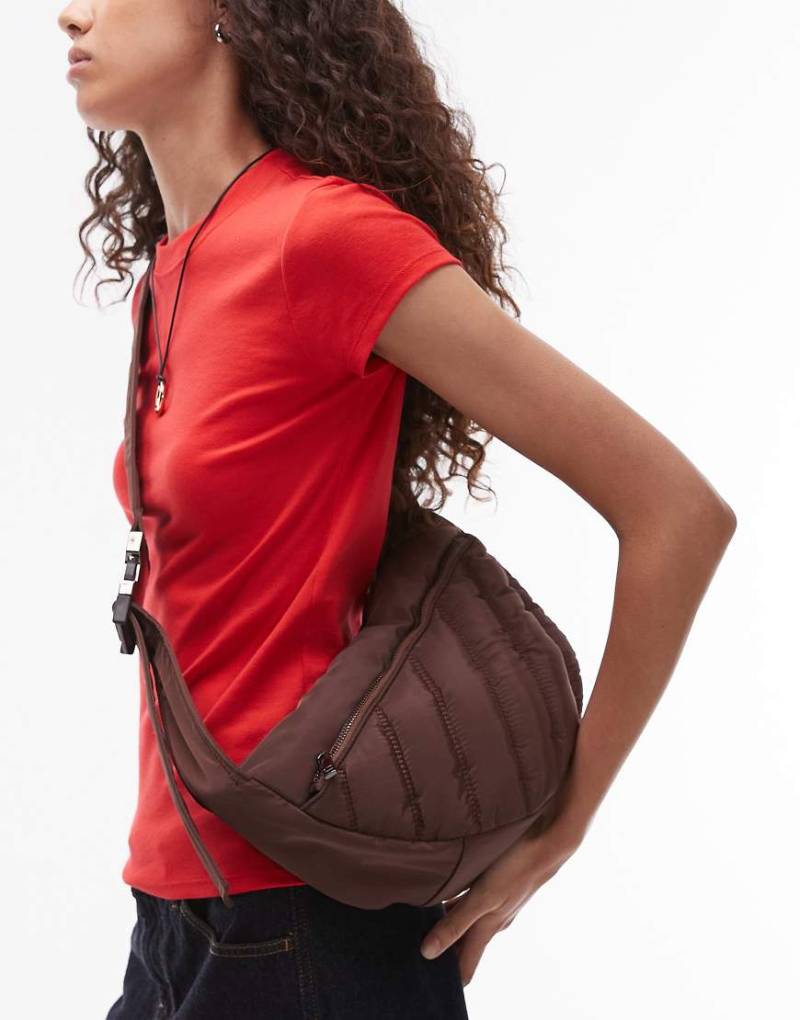 Topshop - Cora - Gesteppte Nylon-Umhängetasche in Schokobraun mit Vordertasche von Topshop