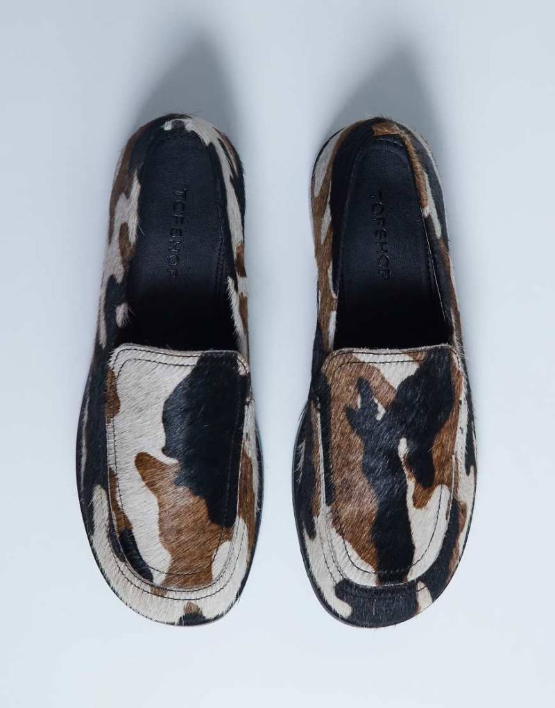 Topshop - Corrie - Flache Loafer-Schuhe aus echtem Leder mit Animal-Print in Pony-Optik-Bunt von Topshop