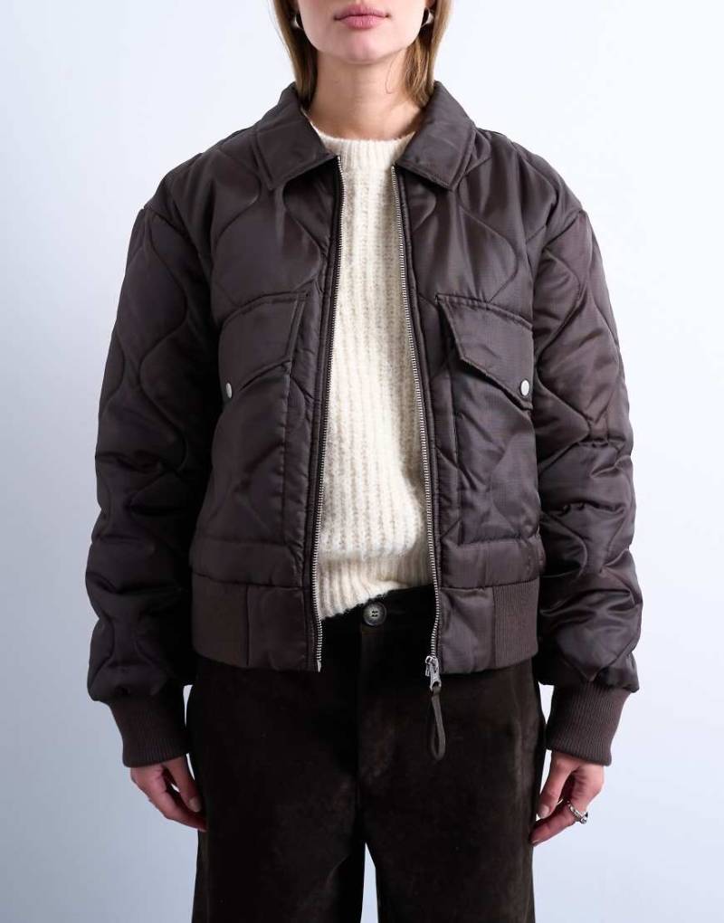 Topshop - Cropped Liner-Bomberjacke in Schokobraun mit Kragen-Brown von Topshop