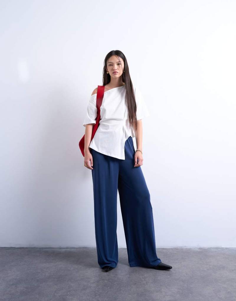 Topshop - Cupro-Hose in Marineblau mit weitem Bein und elastischem Bund von Topshop