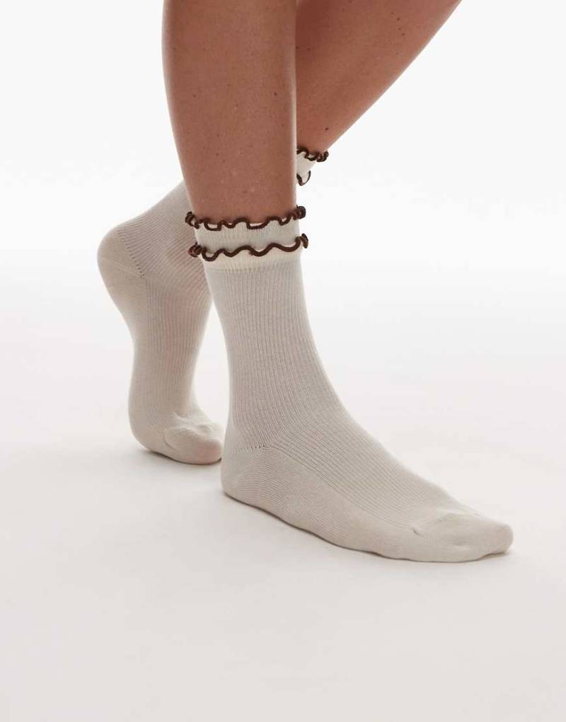 Topshop - Daphne - Socken in Buttermilchgelb mit doppelter Rüsche und schokobraunem Besatz von Topshop