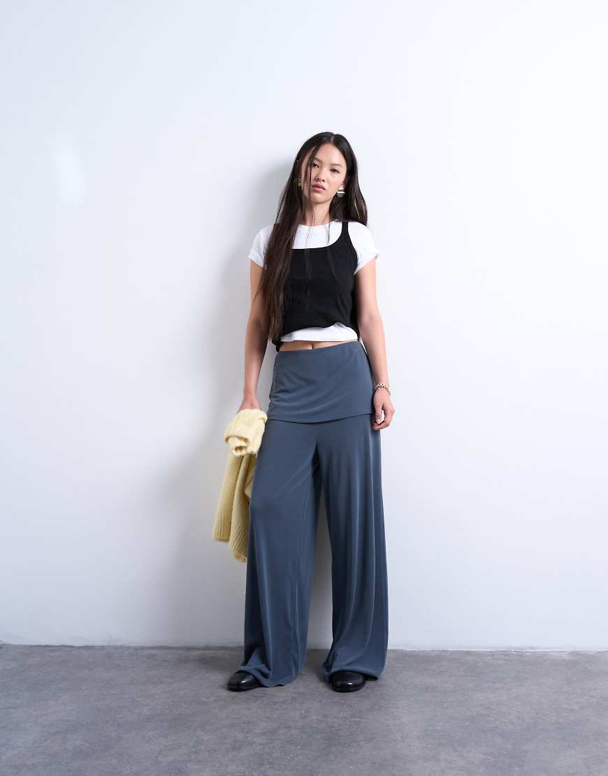 Topshop - Doppellagige Hose in Anthrazitgrau mit Hosenrock-Optik Topshop - Doppellagige Hose in Anthrazitgrau mit Hosenrock-Optik von Topshop