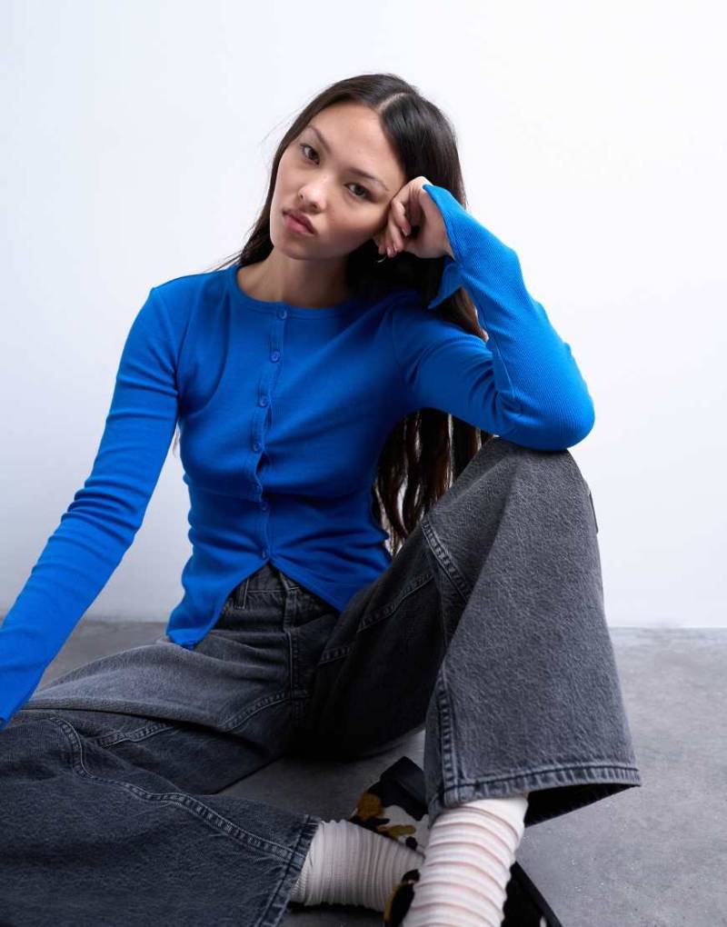 Topshop - Durchgeknöpftes Strickjacken-Oberteil in Kobaltblau von Topshop