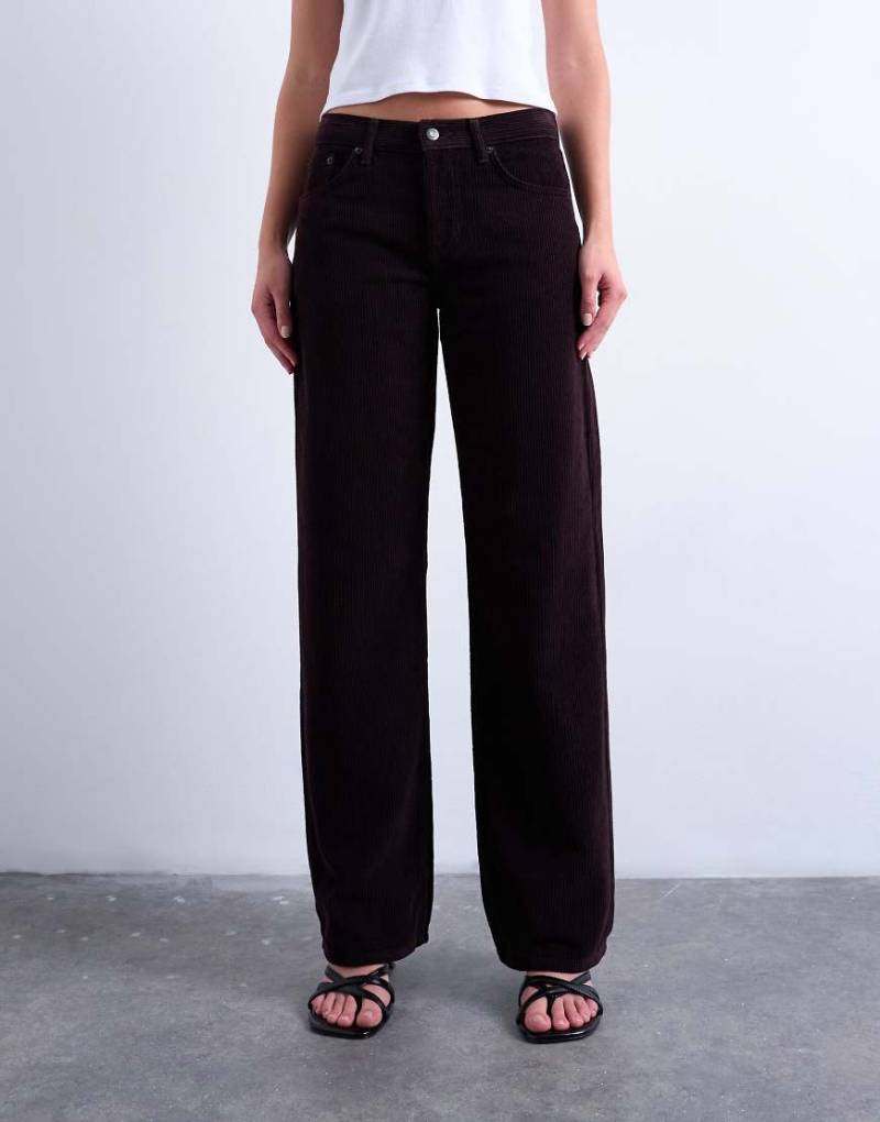 Topshop - Ember - Cord-Jeans in Bitterschokoladenbraun mit niedrigem Bund und geradem Bein-Brown von Topshop