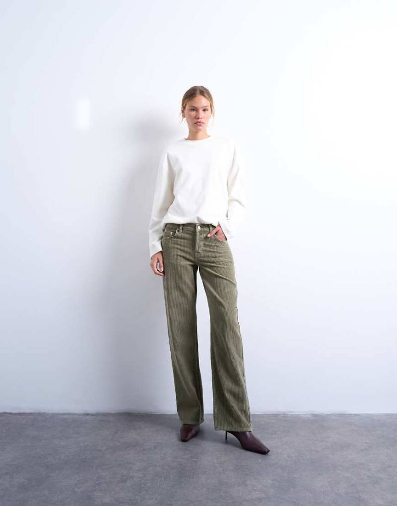 Topshop - Ember - Cord-Jeans in Salbei mit niedrigem Bund-Grün von Topshop