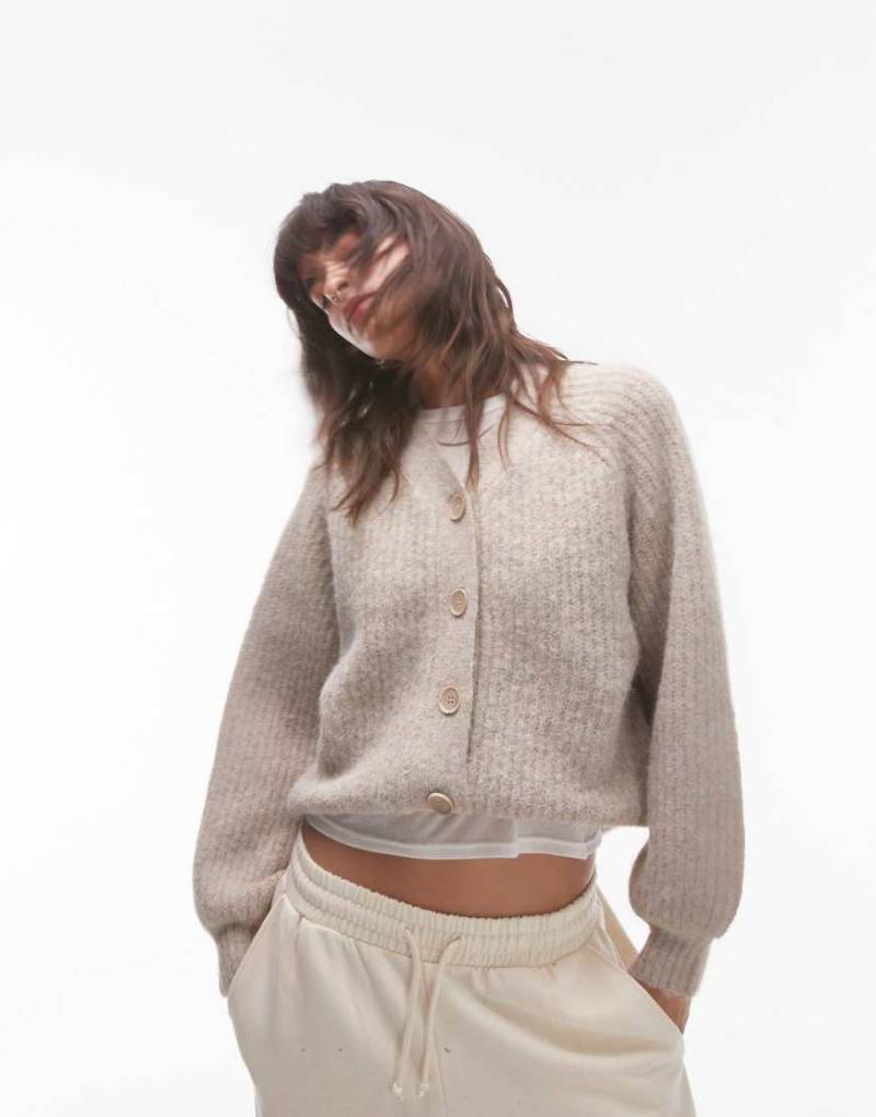 Topshop - Flauschige Strickjacke in Haferbeige mit kurzem V-Ausschnitt-Neutral von Topshop