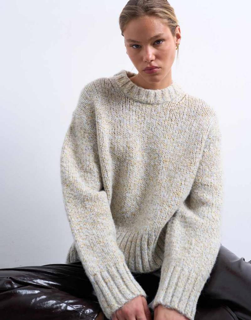 Topshop - Flauschiger, kastiger Strickpullover in meliertem Blau und Gelb von Topshop