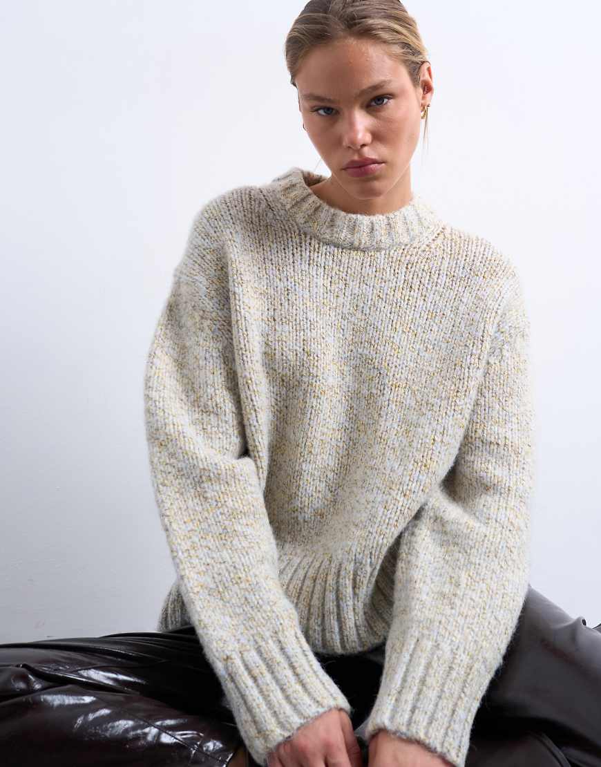 Topshop - Flauschiger, kastiger Strickpullover in meliertem Blau und Gelb von Topshop