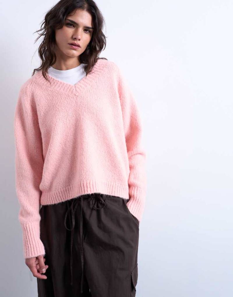 Topshop - Flauschiger Strickpullover aus Wollmix in Rosa mit V-Ausschnitt von Topshop