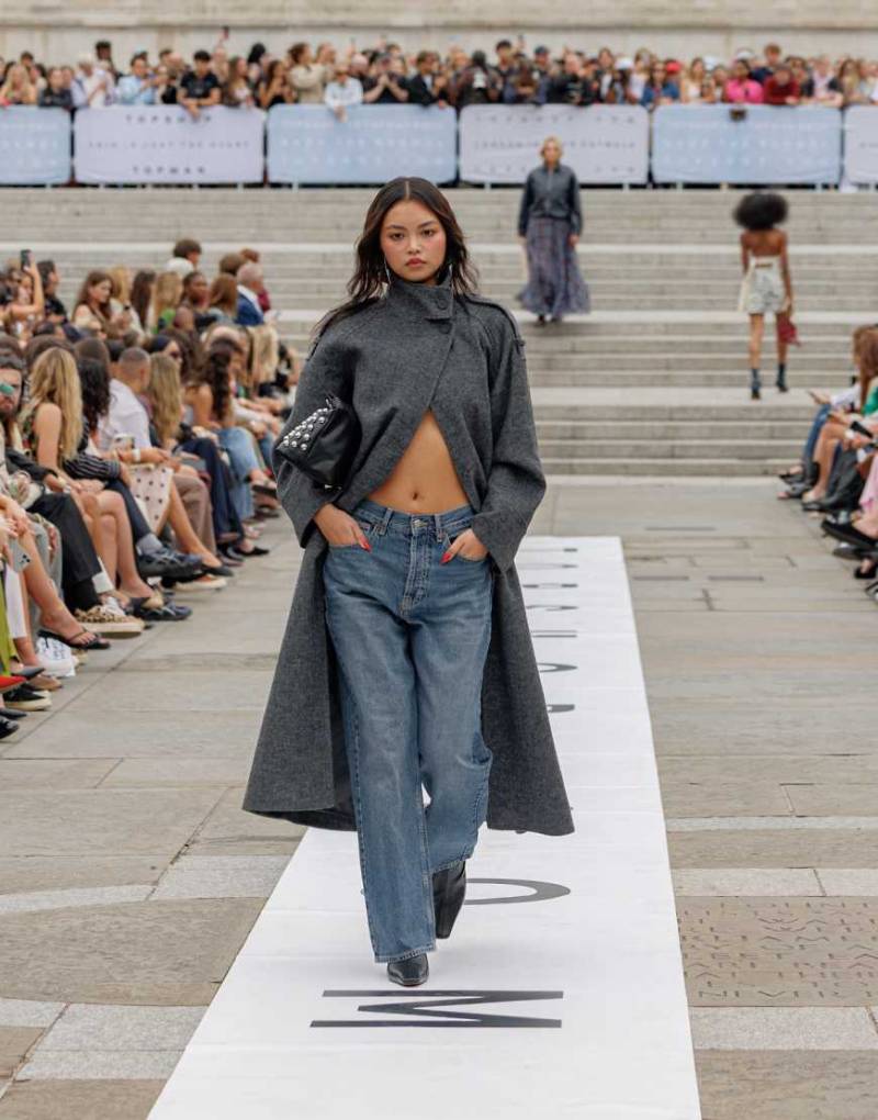 Topshop - Formeller, langer Car Coat in Grau mit Stehkragen und Longline-Schnitt von Topshop