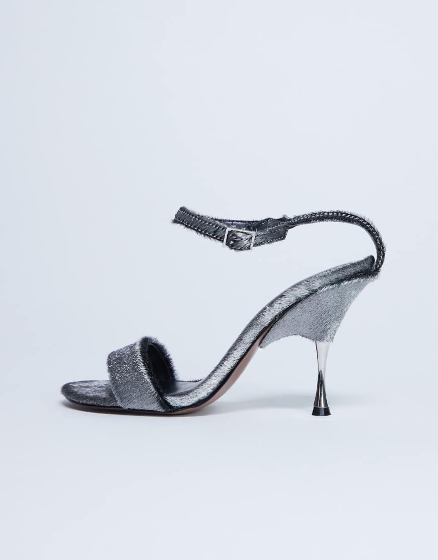 Topshop - Fran - High Heels aus silberfarbenem Echtleder mit Ponyfelldesign mit Absatz aus Metall von Topshop